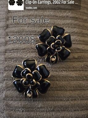 CHANEL Black and Gold Flower Clip-On Earrings